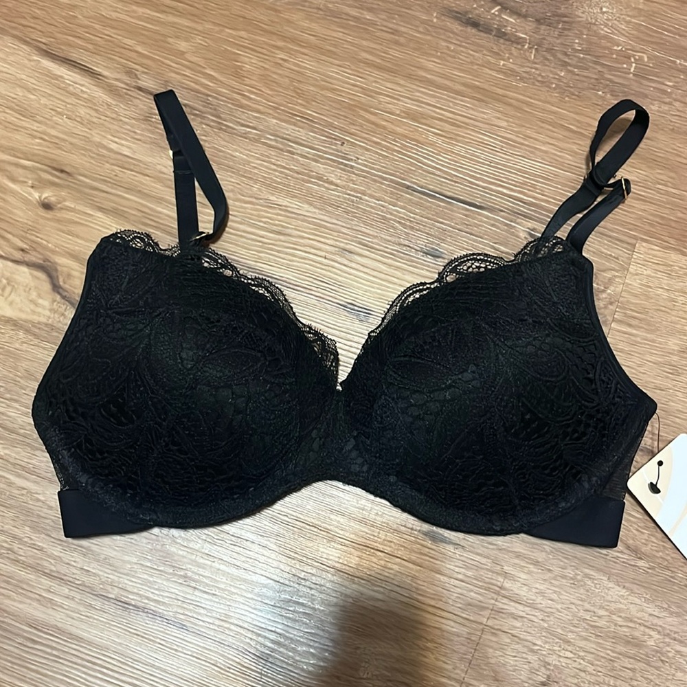 LIVELY black lace padded bra, NWT, 32D ￼